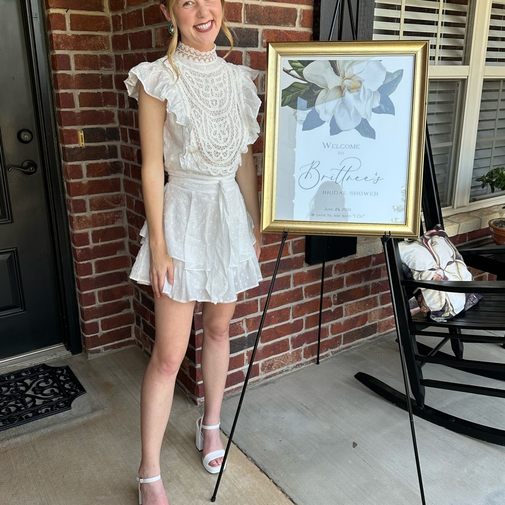 White Lace Sleeveless Romper - Picture 3 of 4